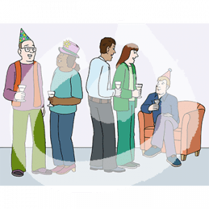 Zwei Personen mit Partyhüten und Gläsern in der Hand unterhalten sich. Dahinter stehen zwei Personen mit Gläsern und unterhalten sich mit einer Person in einem Sessel.