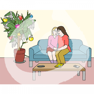 Zwei Frauen sitzen Arm in Arm auf einem Sofa. Daneben steht eine weihnachtlich dekorierte Palme im Topf.