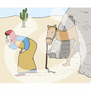 Eine Frau in historischem Gewand und Kopftuch. Sie steht gebückt in der Wüste und guckt in den Sand. Hinter ihr in der Höhle steht ein Kamel.