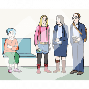 Eine Person mit Ticket in der Hand steht neben zwei Personen in Kontrolleuruniformen. Eine hält ein Gerät in der Hand. Im Hintergrund sitzt eine Person auf einer Bank.