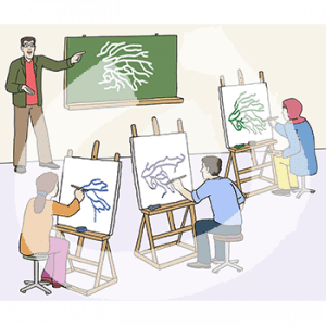 Eine Person steht neben einer Tafel mit einem Bild. Davor sitzen drei Personen an Leinwänden und malen das gleiche Bild.