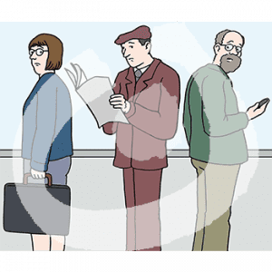 Zwei Personen gucken über ihre Schulter eine dritte Person in der Mitte an.