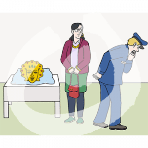 Zwei Personen stehen neben einem Tisch mit einer goldenen Maske auf einem Kissen. Eine Person in Wächteruniform steht gebückt und guckt auf den Boden.