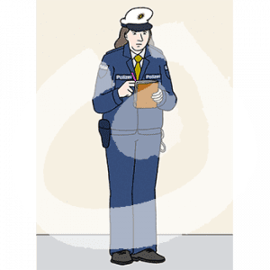 Eine Person in Polizeiuniform hält einen Stift und ein Notizheft.