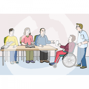 Drei Personen sitzen an einem Tisch. Die erste nimmt einen Zettel einer Person vor dem Tisch entgegen. Die zweite hat ein Heft und ein Stift vor sich. Die dritte hat einen Stapel Zettel.