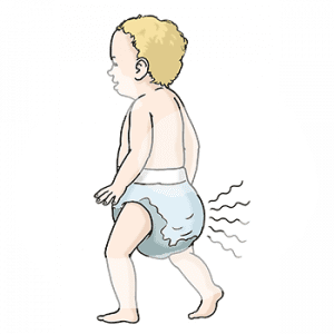 Ein Baby von hinten mit dreckiger Windel.