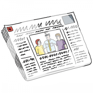 Eine Zeitung mit Schrift und dem Bild einer Person mit Polizeiuniform. Neben ihr stehen zwei Personen.