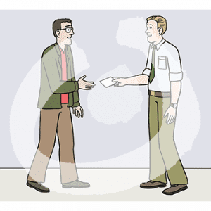 Eine Person gibt einer anderen Person vor sich einen Zettel.