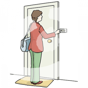 Eine Person mit Umhängetasche klingelt an einer Haustür.