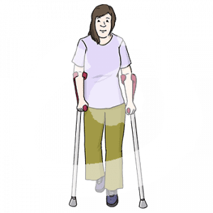 Eine Frau auf Krücken.