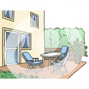 Eine Terrasse an einem Haus. Darauf ein Tisch, Stühle und eine Pflanze.