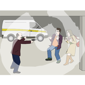Drei Personen stehen vor einem Lieferwagen in einem Parkhaus. Eine wütende Person richtet eine Waffe auf zwei erschrockene Personen. Sie heben die Hände.