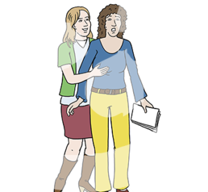 Eine Frau fasst einer anderen ängstlichen Frau von hinten an eine ihrer Brüste.