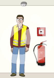 Eine Person in gelber Warnweste steht neben einem Feuerlöscher und einem Feueralarmknopf. Über ihr ist ein Feuermelder an der Decke.
