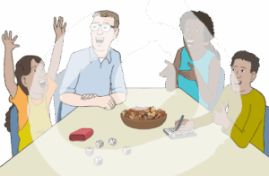 Mann, Frau und zwei Kinder sitzen am Tisch. Alle lachen und sehen sich an. Das Mädchen streckt beide Arme hoch. Auf dem Tisch liegt ein Würfelspiel.